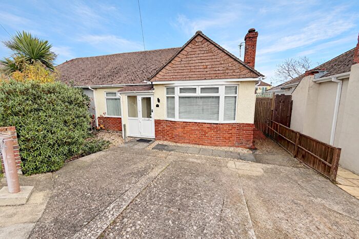 2 Bedroom Semi-Detached Bungalow For Sale In Midfield Close, Fareham, PO14