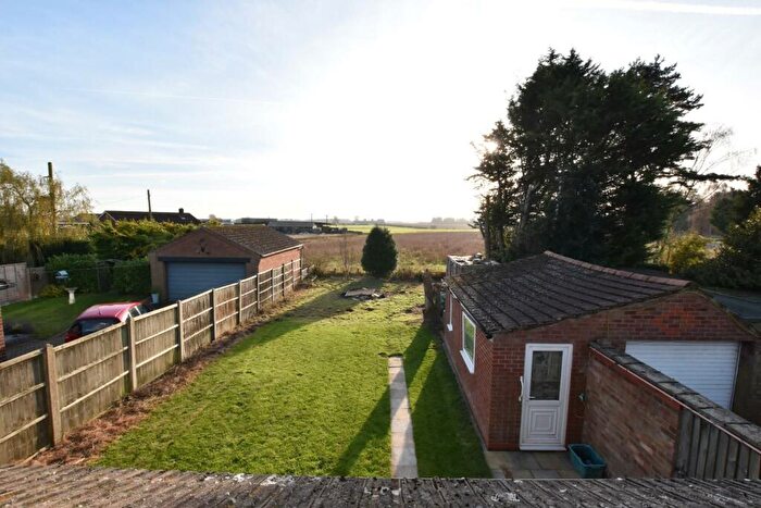 4 Bedroom Detached Bungalow For Sale In Brigg Road, Messingham, Scunthorpe, DN17