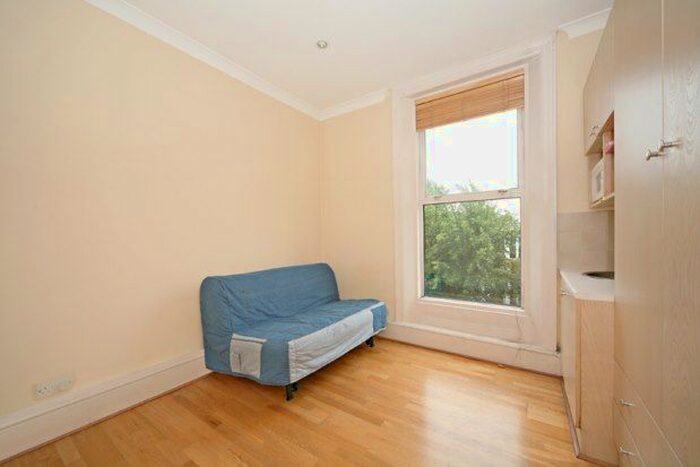 Studio To Rent In Airlie Gardens, London, W8