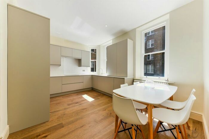 3 Bedroom Flat To Rent In Ashburnham Road, London, SW10