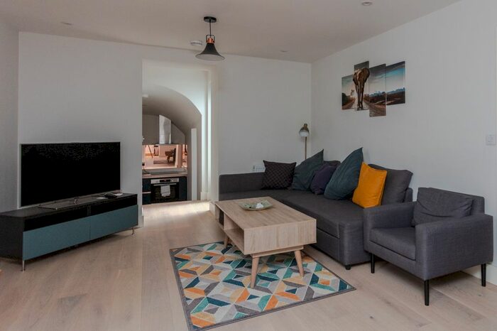 2 Bedroom Flat To Rent In Ml - Alderney Street, London, SW1V