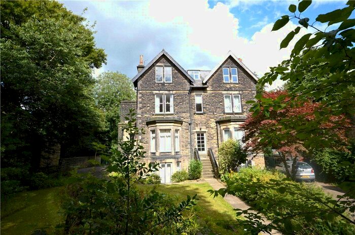 2 Bedroom Flat To Rent In Flat, Burton Crescent, Headingley, Leeds, LS6