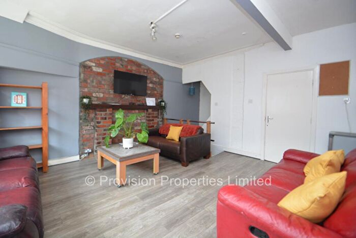 8 Bedroom Terraced House To Rent In Manor Drive, Hyde Park, Leeds, LS6