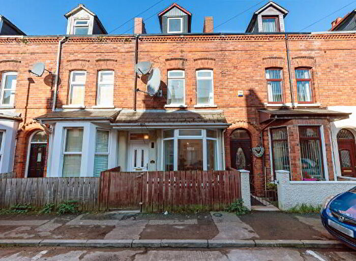 3 Bedroom Mid Terraced House For Sale In Glenbrook Avenue, Belfast, BT5