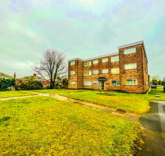 2 Bedroom Apartment To Rent In Curlew Close, Whitchurch, Cardiff, CF14