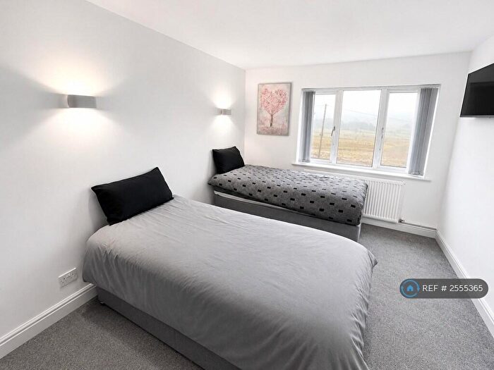 1 Bedroom Flat To Rent In Rochdale Road, Denshaw, Oldham, OL3