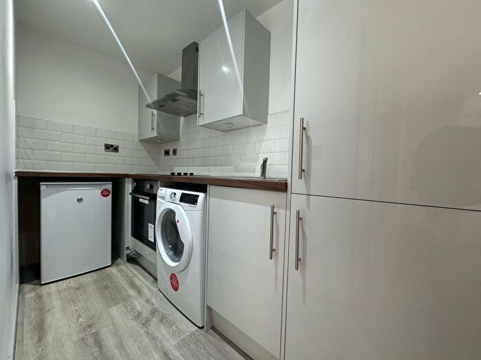 1 Bedroom Flat To Rent In South Street, Hull, HU1