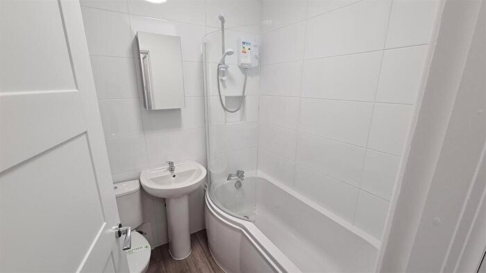 1 Bedroom Flat To Rent In Chatham Grove, West Didsbury, Manchester, M20