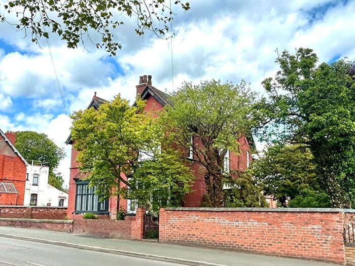 3 Bedroom Semi-Detached House For Sale In Goldthorn Hill, Wolverhampton, WV2