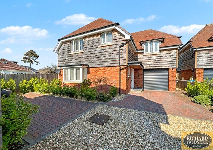 4 Bedroom Detached House For Sale In West Christchurch, BH23