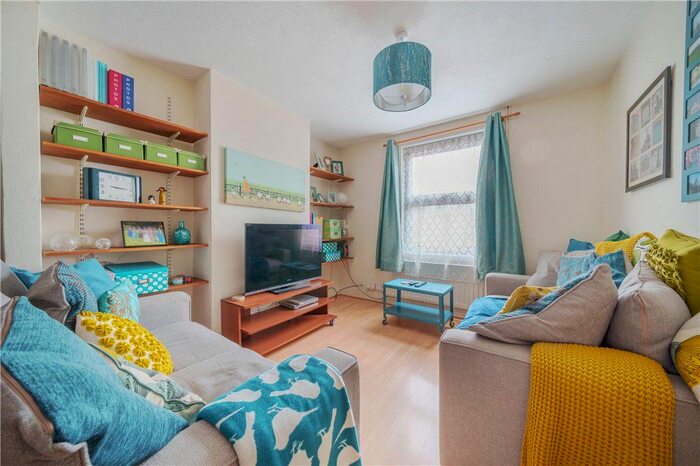 3 Bedroom Terraced House To Rent In Russell Street, Stony Stratford, MK11