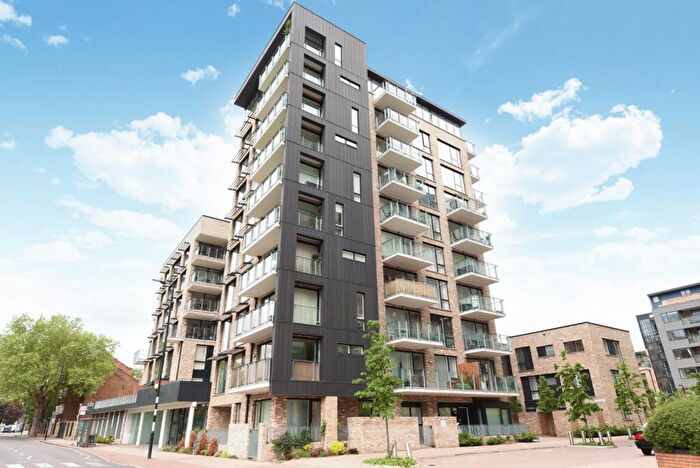 1 Bedroom Flat To Rent In Albany Road, Camberwell, London, SE5