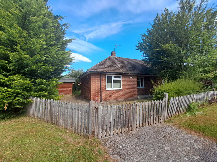 1 Bedroom Semi-Detached Bungalow For Sale In Paradise Way, Chapel Row, RG7