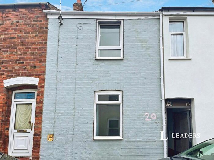 2 Bedroom Terraced House To Rent In High Street, Gainsborough, Lincolnshire, DN21