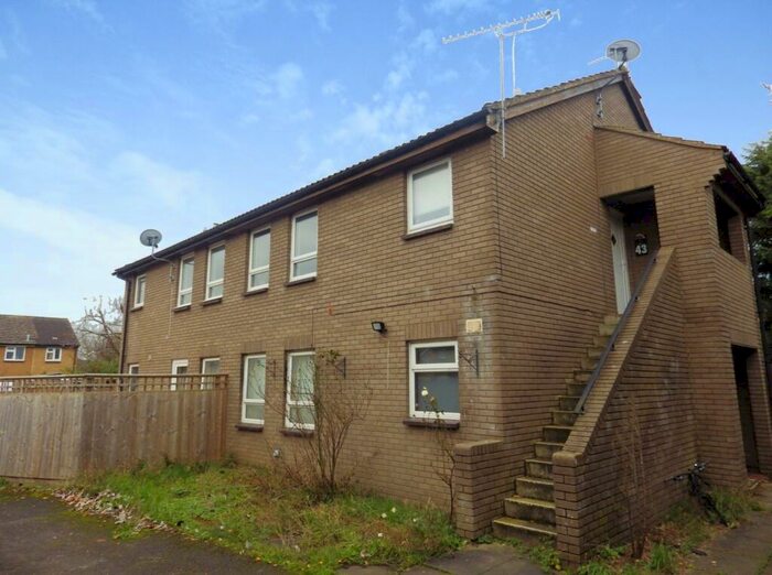 Apartment To Rent In Glenmore Road, Carterton, Oxfordshire, OX18