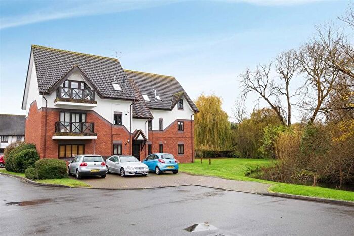 2 Bedroom Flat To Rent In Wren Drive, West Drayton, UB7