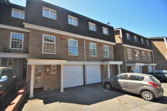 3 Bedroom Semi-Detached House To Rent In Meyrick Park, BH2