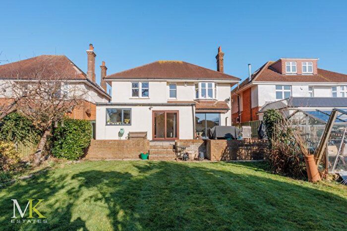 4 Bedroom Detached House To Rent In Lowther Road, Bournemouth, BH8