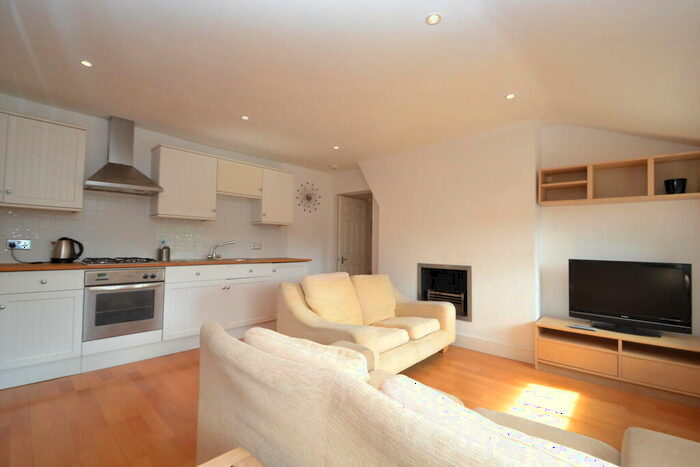1 Bedroom Apartment To Rent In Maple Road, Surbiton, KT6