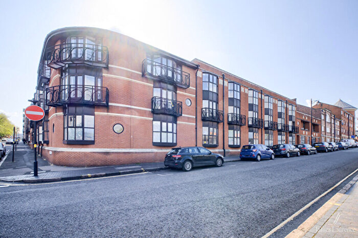 2 Bedroom Apartment To Rent In Kings Court, Livery Street, Jewellery Quarter, B3
