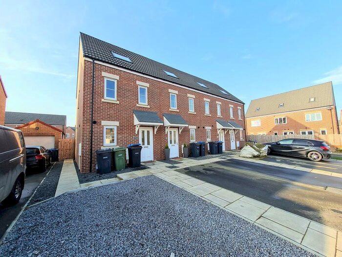 3 Bedroom Town House To Rent In Runnymede Way, Northallerton, DL6