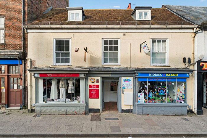 2 Bedroom Flat For Sale In High Street, Rickmansworth, WD3