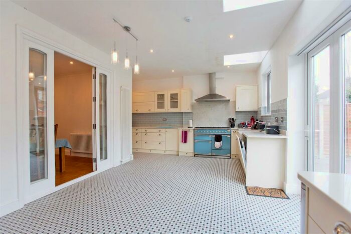 5 Bedroom House To Rent In Wellesley Road, London, E17