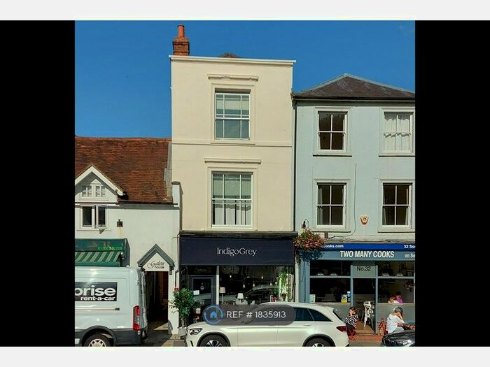 2 Bedroom Flat To Rent In South Street, Dorking, RH4