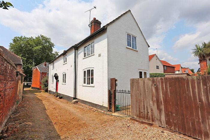 3 Bedroom Cottage For Sale In The Green, Acle, NR13