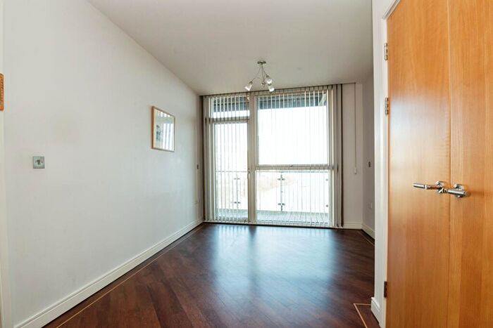 2 Bedroom Apartment To Rent In Watermark, Ferry Court, CF11