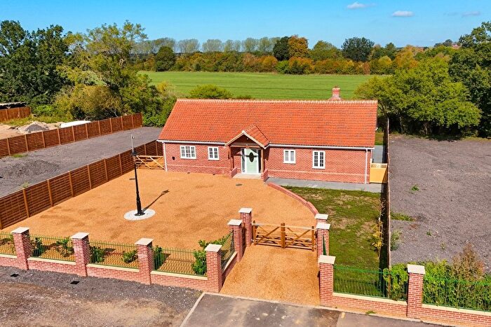 3 Bedroom Detached Bungalow For Sale In Bury Road, Hepworth, Diss, IP22