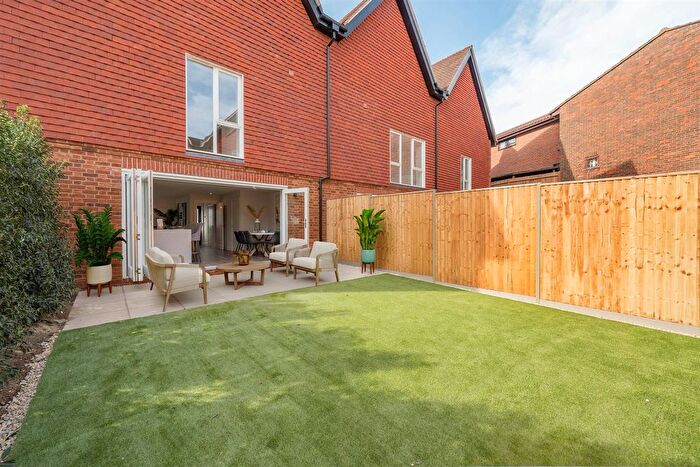 4 Bedroom Town House For Sale In Kingswood Mews, Waterhouse Lane, Kingswood, KT20