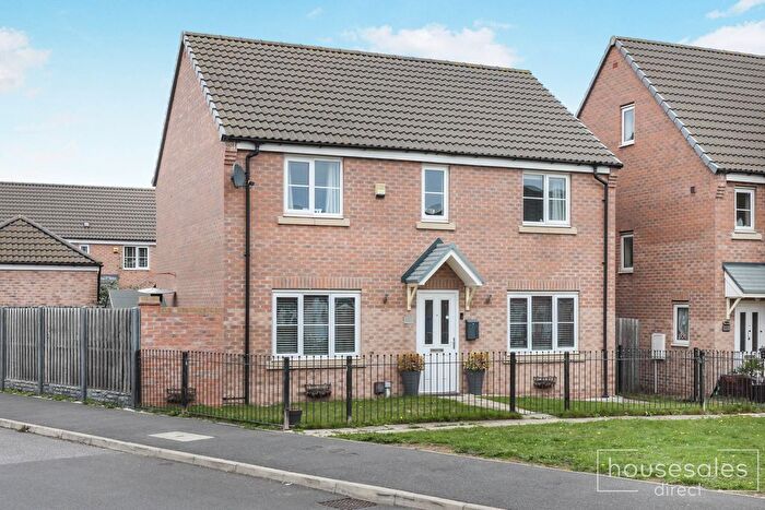 4 Bedroom Detached House For Sale In Mirabelle Way Harworth, Doncaster, DN11
