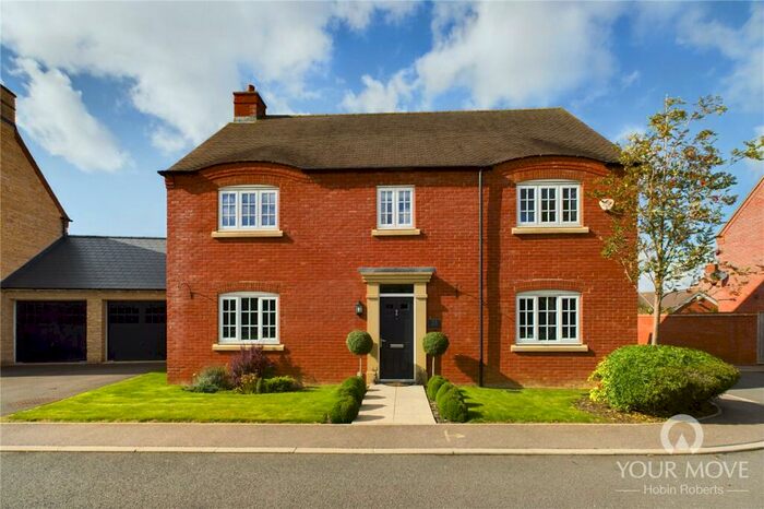 4 Bedroom Detached House For Sale In Cowslip Close, Wootton, Northampton, NN4
