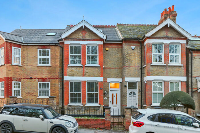 3 Bedroom Terraced House To Rent In Chigwell Road, Woodford Green, IG8