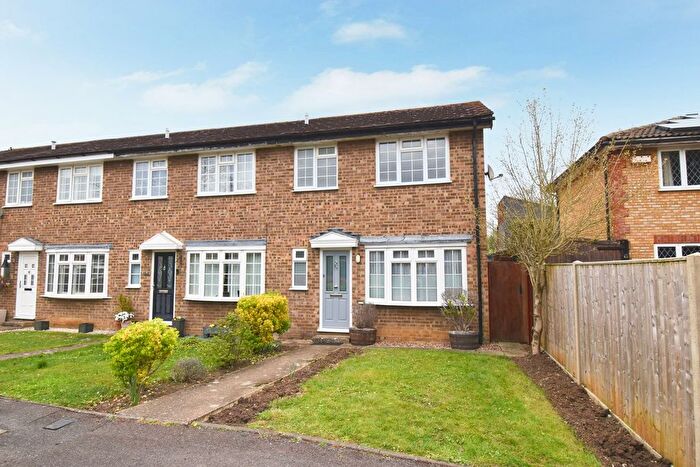 3 Bedroom Terraced House To Rent In Dunsmore Road, Walton-On-Thames, KT12