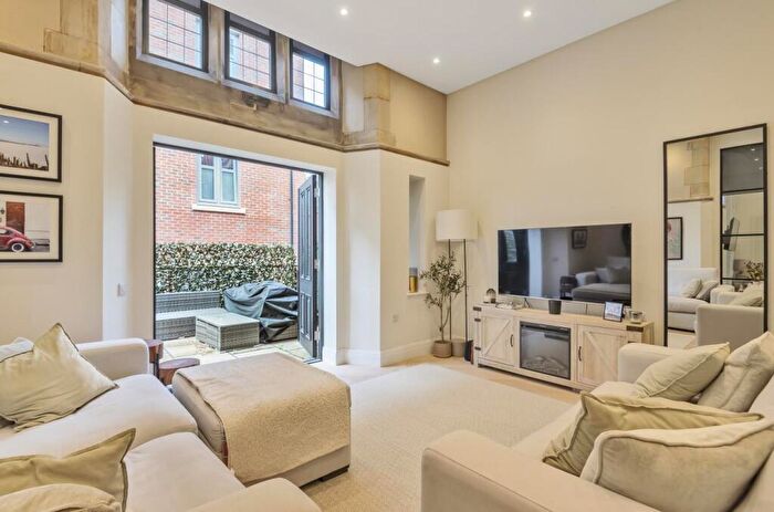 1 Bedroom Flat To Rent In Holden Road, Woodside Park, N12