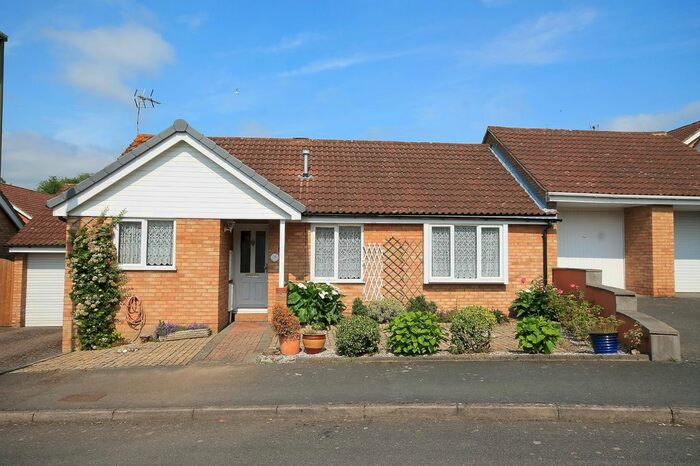 3 Bedroom Detached Bungalow To Rent In Osborne Close, Frimley, Camberley, GU16
