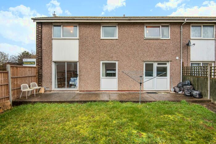 4 Bedroom End Of Terrace House To Rent In Park Barn Drive, Guildford, GU2