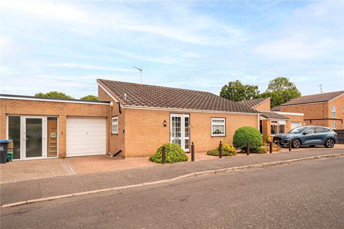 3 Bedroom Bungalow For Sale In Endsleigh Gardens, Leamington Spa, CV31