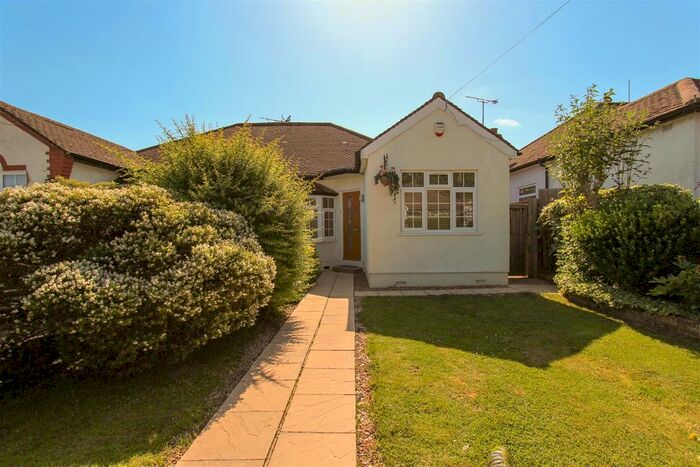 3 Bedroom Detached House To Rent In Mount Park Road, Eastcote, Pinner HA5