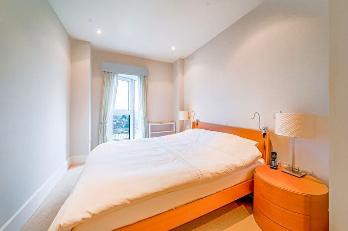2 Bedroom Flat To Rent In Brewhouse Lane, London, SW15