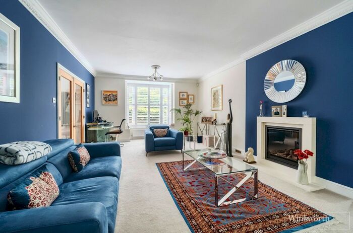 4 Bedroom Detached House For Sale In Abbey Wood, Sunningdale, Ascot, Berkshire, SL5