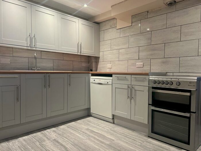 1 Bedroom Flat To Rent In High Street, Cricklade, Swindon, SN6