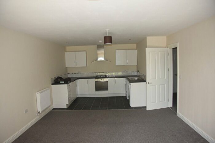 2 Bedroom Flat To Rent In London Road, Strood, Rochester, Kent, ME2