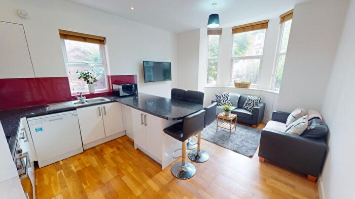 4 Bedroom Flat To Rent In Flat, Burns Street, Nottingham, NG7