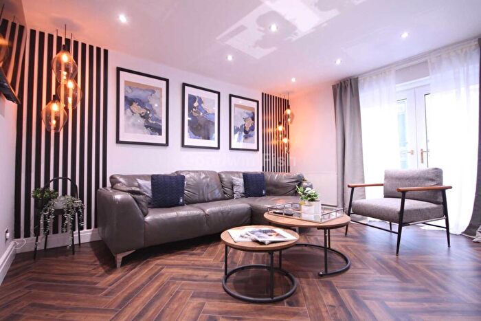 2 Bedroom Apartment To Rent In Ribston Street, Hulme, M15