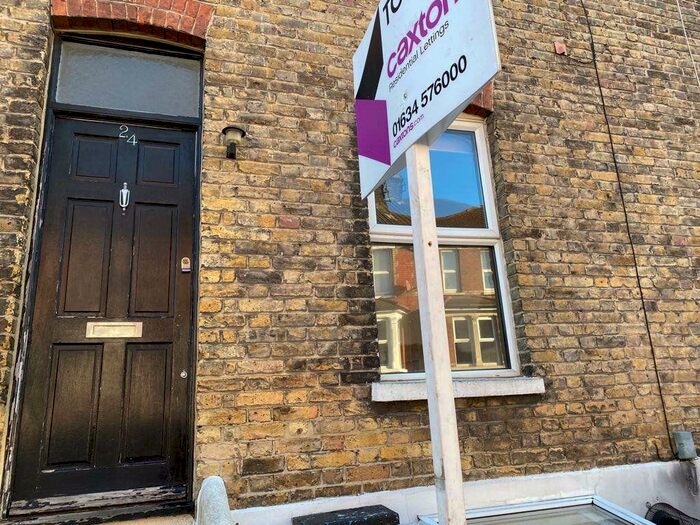 3 Bedroom House To Rent In May Road Rochester, ME1