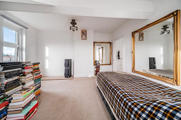 1 Bedroom Flat For Sale In Basingstoke, Hampshire, RG21