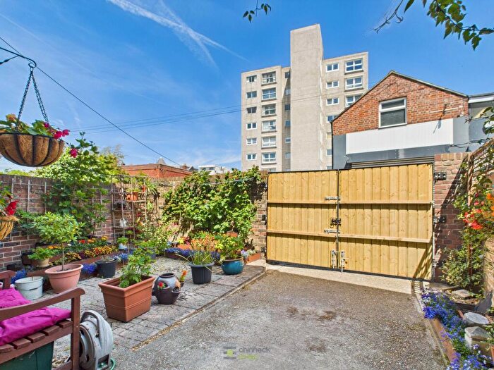 5 Bedroom Terraced House For Sale In Burgoyne Road, Southsea, PO5